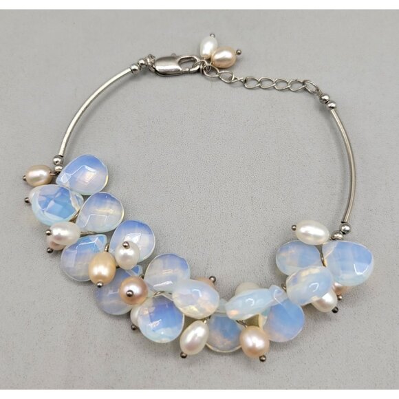 Opalescent Beaded Bracelet Acrylic Faceted with Faux Pearls Silver Tone Chain - Picture 4 of 6